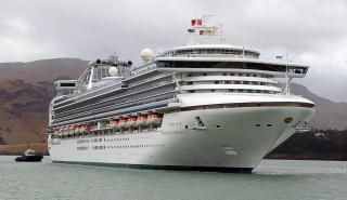 Σε καραντίνα 3.711 επιβάτες κρουαζιερόπλοιου λόγω κοροναϊού (vid)