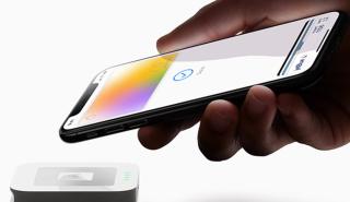 Στο Apple Pay «μπαίνουν» οι ελληνικές κάρτες