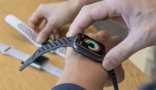 Apple: Μην δοκιμάζετε AppleWatch και Airpods λόγω κορονοϊού