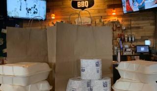 ΗΠΑ: Δωρεάν... χαρτί υγείας με take away παραγγελίες