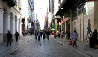 ΕΣΕΕ: Προτείνει περιορισμό του ωραρίου λειτουργίας των καταστημάτων