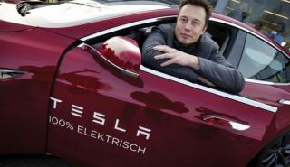 Έλον Μασκ: Σκέφτεται να πουλήσει το 10% των μετοχών του στην Tesla - Ποιος είναι ο πραγματικός λόγος