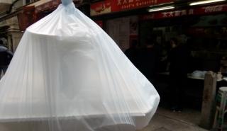 Η πλαστική σακούλα επανέρχεται ... δριμύτερη εν μέσω πανδημίας