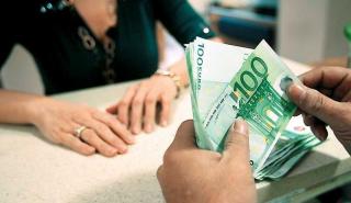 Τράπεζες: «Βουτιά» 50% στις συναλλαγές στο κατάστημα