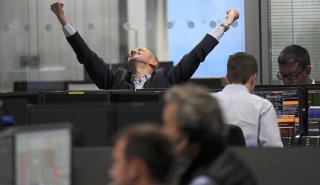 Τι κρύβεται πίσω από το νέο ράλι του Dow στις 21.000 μονάδες