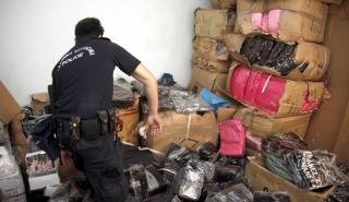 Μέσω Ελλάδος διακινούνται στην ΕΕ «μαϊμούδες» αξίας 200 δισ. το χρόνο