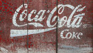 Η Coca-Cola διακόπτει τη διαφήμισή της στα μέσα κοινωνικής δικτύωσης