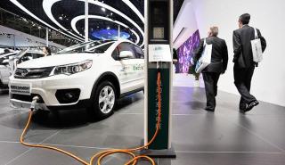 «Κύμα» ηλεκτρικών αυτοκινήτων από την Κίνα ανησυχεί του Ευρωπαίους κατασκευαστές