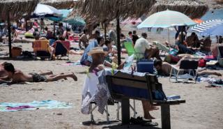 «Λουκέτο» στη δημοτική πλαζ «Αυλάκι» στο Πόρτο Ράφτη λόγω συνωστισμού