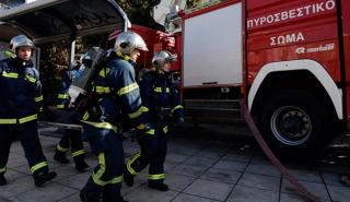 Yπό μερικό έλεγχο η πυρκαγιά σε κτίριο στη Νίκαια (upd)