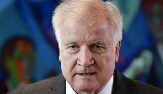 Ζεεχόφερ: Η Ελλάδα χρειάζεται περισσότερη στήριξη για το μεταναστευτικό