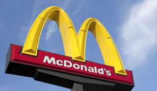 Σε «Νόστιμο και τελεία» μετονομάζονται τα McDonald's στη Λευκορωσία