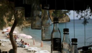 Πλήγμα για το ούζο η μείωση του τουρισμού