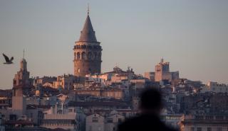 Τουρκία: «Bank runs» και capital controls αναμένει η Société Générale, με τη λίρα σε ελεύθερη πτώση