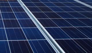 Έξι γιγαντιαίες μπαταρίες Tesla διατηρούν τα βρετανικά φώτα αναμμένα