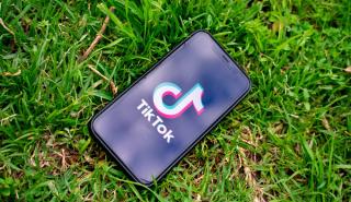 ΕΚΠΟΙΖΩ: Έρευνα για τυχόν προβλήματα με τα tokens στους χρήστες του TikTok 