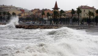 Γαλλία: Δύο νεκροί και 53.000 νοικοκυριά χωρίς ρεύμα μετά το σφοδρό κύμα κακοκαιρίας