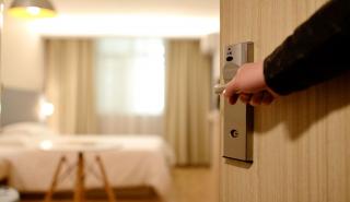 ΞΕΕ: Βαρύ το αποτύπωμα της πανδημίας στα οικονομικά μεγέθη των ξενοδοχείων