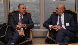 Οι διμερείς σχέσεις στο επίκεντρο της συνάντησης Δένδια - Τσαβούσογλου
