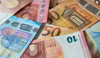 Τι αλλάζει στη χορήγηση του επιδόματος των 400 ευρώ σε αυτοαπασχολούμενους και ελεύθερους επαγγελματίες