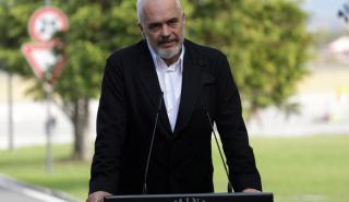 Επίσκεψη Έντι Ράμα στην Αθήνα με «ατζέντα» τα 12 ναυτικά μίλια και τα εμβόλια
