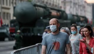 Ρωσία: 9.977 νέα κρούσματα και 379 θάνατοι από κορονοϊό