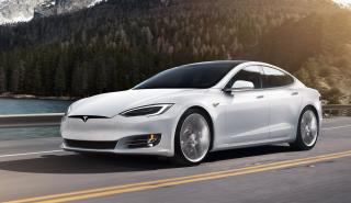 Tesla: Αίτημα ανάκλησης 158.000 οχημάτων Model S και Model X