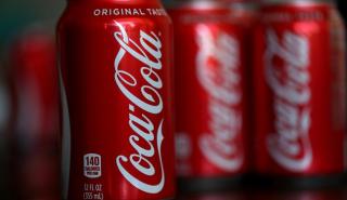 «Τσεκούρι» από τη Societe Generale στη μετοχή της Coca Cola 