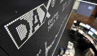 «Σωσίβιο» από Λαγκάρντ και Μπάιντεν περιμένει το Χρηματιστήριο της Φρανκφούρτης