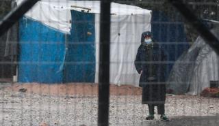 Σε πλήρη υγειονομικό αποκλεισμό οι δομές φιλοξενίας σε Ελαιώνα, Σχιστό και Μαλακάσα