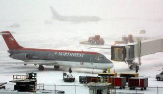 Σε κλοιό χιονιά παραμένουν οι ΗΠΑ - Μαζικές διακοπές ηλεκτροδότησης και νεκροί