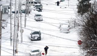 Εκατομμύρια Αμερικανοί χωρίς ηλεκτρικό ρεύμα εν μέσω κύματος πολικού ψύχους