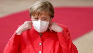 Γερμανία: Η Μέρκελ εμβολιάζεται αύριο με AstraZeneca - Pfizer χορηγήθηκε στην φον ντερ Λάιεν