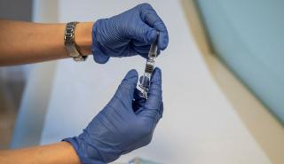 Κορονοϊός: Αρχές Δεκεμβρίου οι ανακοινώσεις για τα 3 πιο ελπιδοφόρα εμβόλια