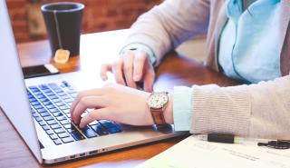 Κολέγιο μπλοκάρει το εκπαιδευτικό υλικό σε όσους καθυστερούν να πληρώσουν