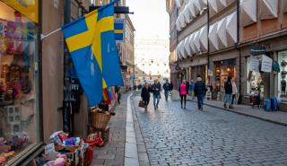 Σουηδία: Η κυβέρνηση επέζησε οριακά σε πρόταση μομφής, απείχε ανεξάρτητη βουλευτής