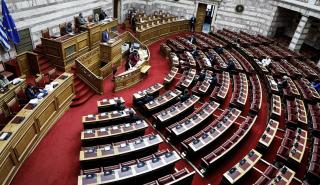Βουλή: Γεωργιάδης - Τσακαλώτος «συζητούν» για τις επικείμενες αλλαγές στα εργασιακά