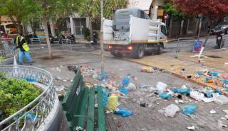 Δημ. Αθηναίων: Δράση καθαριότητας στην πλατεία Αγ. Γεωργίου, μετά το συνωστισμό της Παρασκευής