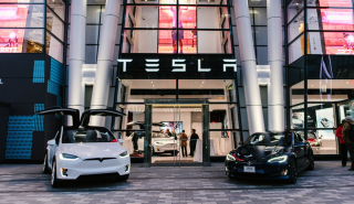 «Ασανσέρ» οι τιμές της Tesla - 4η αλλαγή στις ΗΠΑ μέσα σε 2 μήνες