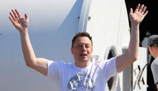 Έλον Μασκ: H Space X προσφέρεται να φτιάξει τις στολές των αστροναυτών της NASA