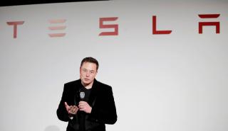 Έλον Μασκ: Η Tesla δεν έχει υπογράψει ακόμα το συμβόλαιο με την Hertz