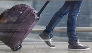 Οι ΗΠΑ προετοιμάζονται για την άρση των περιορισμών τη Δευτέρα - Αναμένονται ουρές και καθυστερήσεις στα αεροδρόμια
