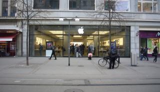 Πήρε φωτιά μπαταρία iPhone κι εκκενώθηκε κατάστημα της Apple