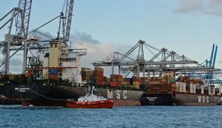 MSC: Η μεγαλύτερη εταιρεία μεταφοράς container σταματά τις διελεύσεις απ' το Σουέζ λόγω των Χούθι