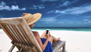 Διακοπές χωρίς τράπεζα; Έχετε το κινητό σας!