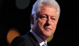 Υπόθεση Επστάιν: Το όνομα του Μπιλ Κλίντον περιλαμβάνεται σε αποσφραγισμένα έγγραφα