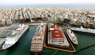Καλά στην υγεία τους οι δύο ναυτικοί που έπεσαν στη θάλασσα - Αύριο στην εισαγγελία τρία μέλη του πληρώματος