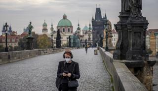 Τσεχία-Σλοβακία: Ένα βήμα πριν την επιβολή lockdown στους ανεμβολίαστους
