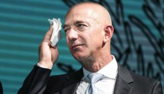 Η Amazon έχασε 14 δισ. δολάρια σε μια ημέρα κι ο Μπέζος «έπεσε» από την κορυφή των πλουσίων