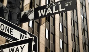 Πίεση στη Wall Street μετά από πέντε εβδομάδες κερδών - Απώλειες 1% για τον Nasdaq